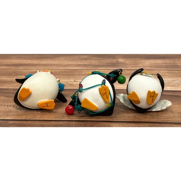 SET OF 3 2007 HALLMARK KEEPSAKE ORNAMENT SOUTH POLE PALS PENGUINS IN CHEER GEAR - Picture 9 of 12